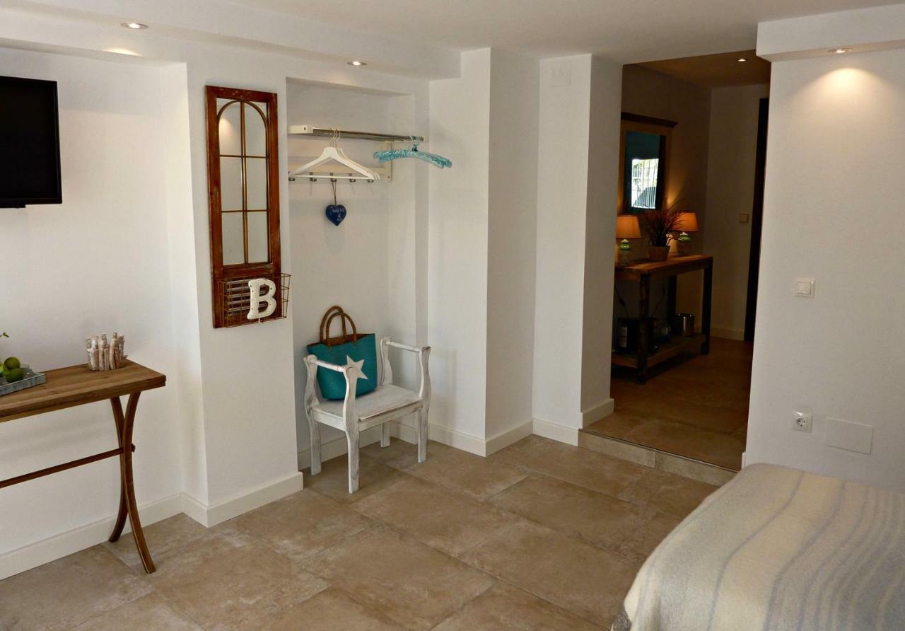 Villa Breeze Boutique Guest Rooms, Marbella Sitio de Calahonda Exterior foto