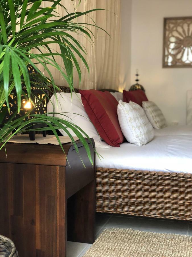 Villa Breeze Boutique Guest Rooms, Marbella Sitio de Calahonda Exterior foto